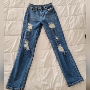 Fashion Nova rip size 5 jeans